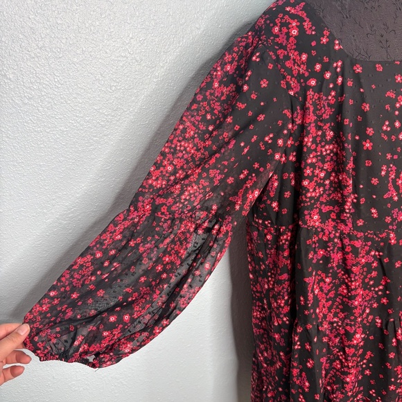 Maison Tara Plus Size Black Red Floral Dress - Picture 5 of 13